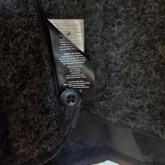 Aritzia TNA Britannia Parka Size Medium - Picture 5 of 6